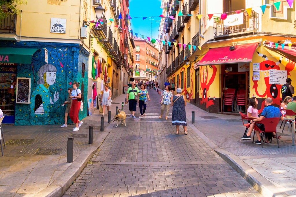 rue colorée de Madrid