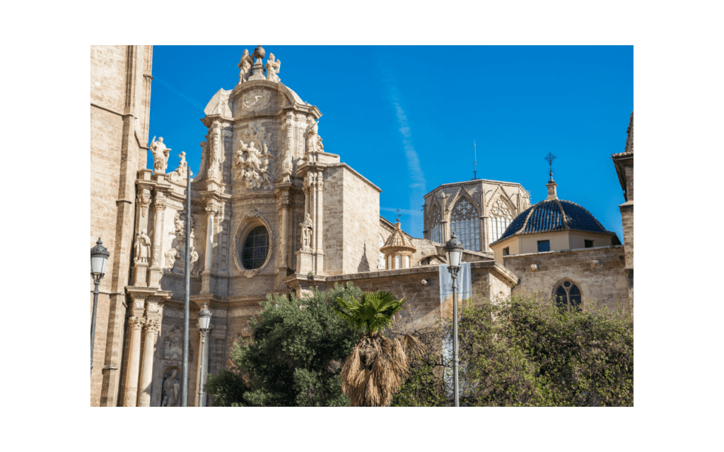 Eglise, cathédrale, arbres